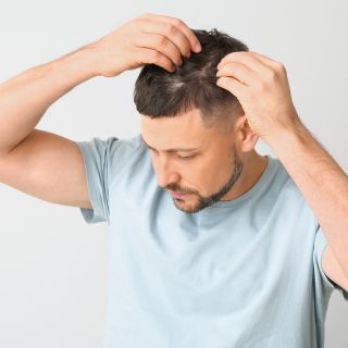 Estimula el crecimiento de nuevo cabello